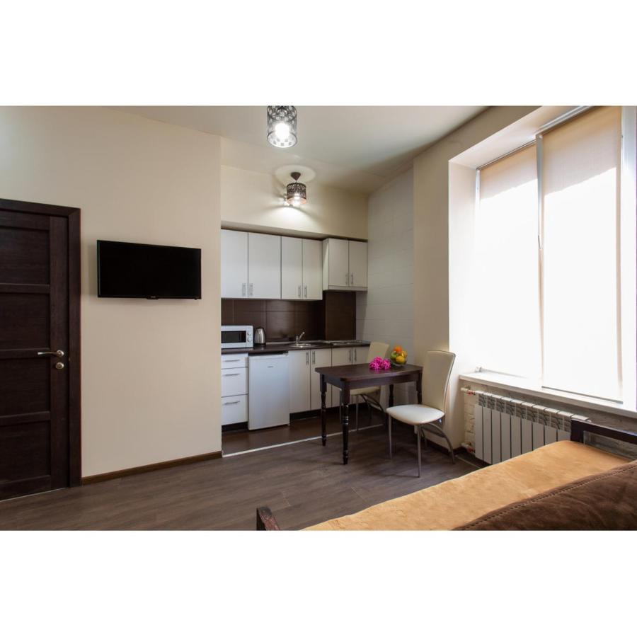 Studio Apartments In The City Center Kharkiv Eksteriør billede